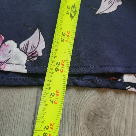 Torrid Floral Print Navy & Pink Short Sleeve Tunic Top Womens Size 0 Lightweight - Picture 8 of 8